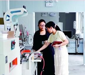 打造服务连心桥 教育咨询服务的核心价值与实践路径